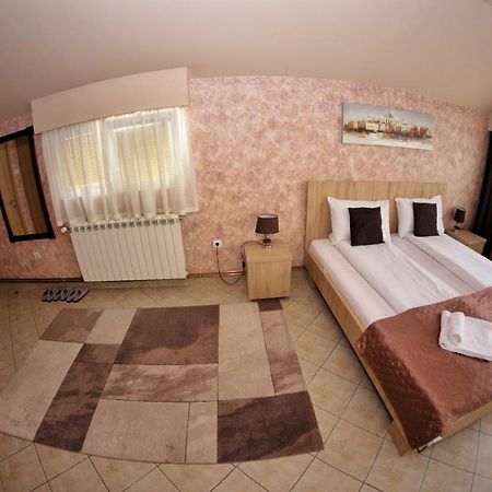Apartmani Zecevic Nikšić Екстериор снимка