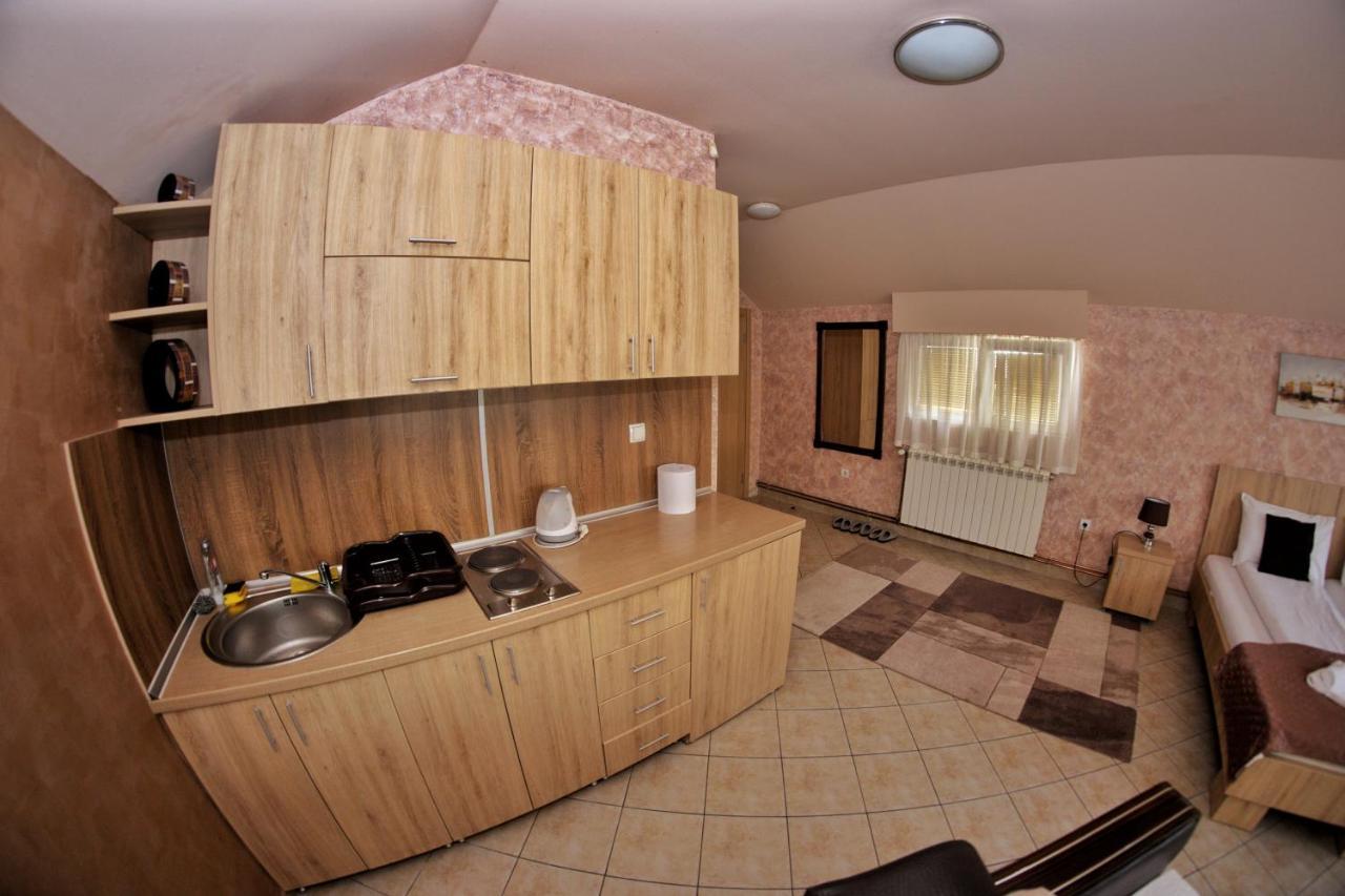 Apartmani Zecevic Nikšić Екстериор снимка