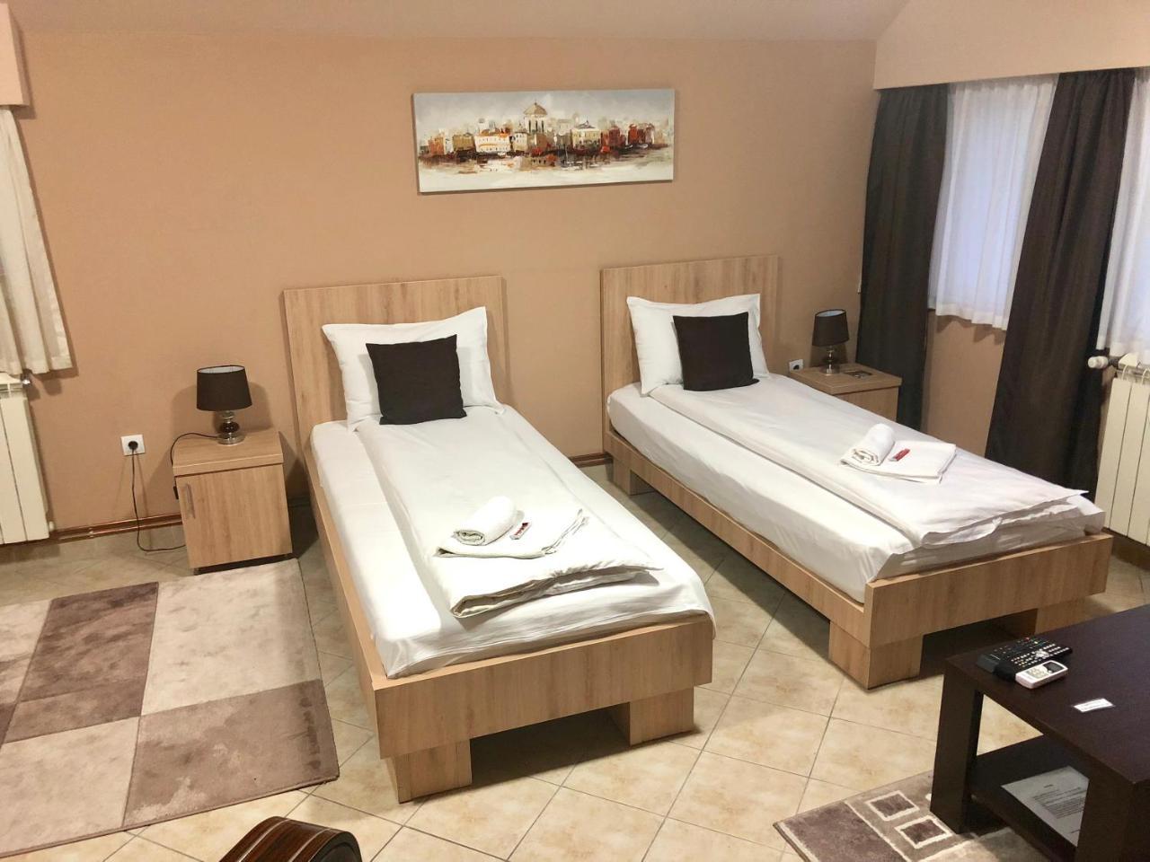 Apartmani Zecevic Nikšić Екстериор снимка
